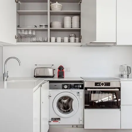 Πανσιόν Private Bedrooms In The Heart Of Lisboa