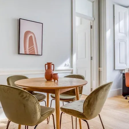 Private Bedrooms In The Heart Of Guest house Lisbon