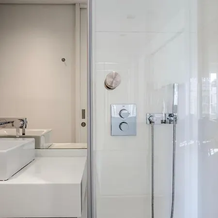 Private Bedrooms In The Heart Of Pensión