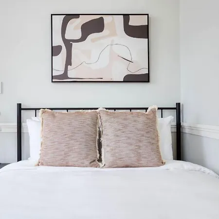 Pensión Private Bedrooms In The Heart Of 3*